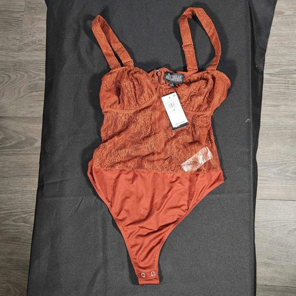 NWT DANIELLE BERNSTEIN LACE THONG BODYSUIT - brown - sz 8 - Picture 2 of 3